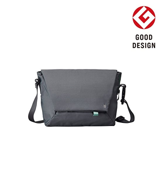Hutte メッセンジャーバッグ L