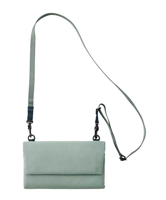 Hutte マルチショルダーバッグ