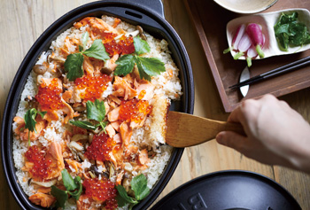 いくらと鮭の炊き込みご飯